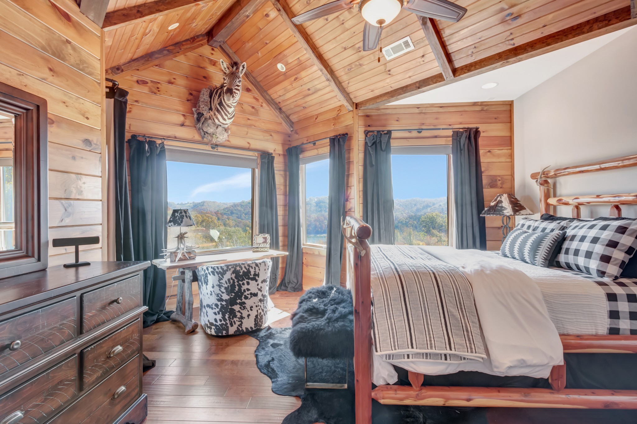 5320 Coconut Ridge Road Smithville, TN 37166 - Photo 32 of 52 a living room with furniture and a large window
