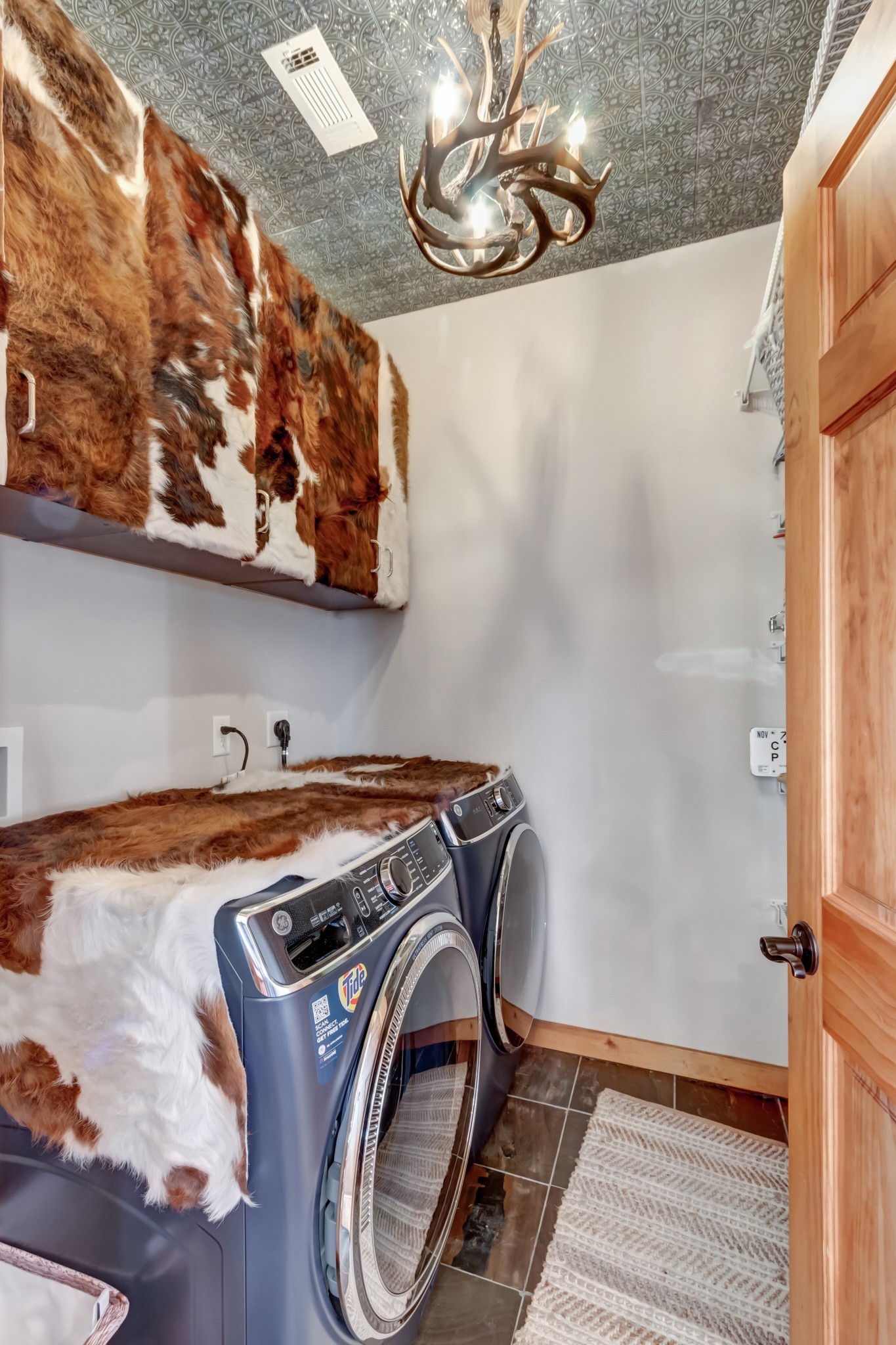 5320 Coconut Ridge Road Smithville, TN 37166 - Photo 48 of 52 a bathroom with a sink and a mirror