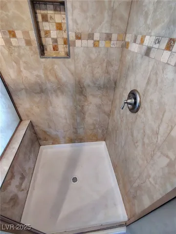 $2,700 | 2574 Golden Bay Court, Henderson, NV 89052