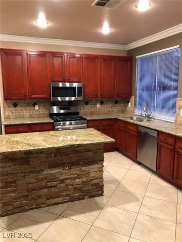 $2,700 | 2574 Golden Bay Court, Henderson, NV 89052