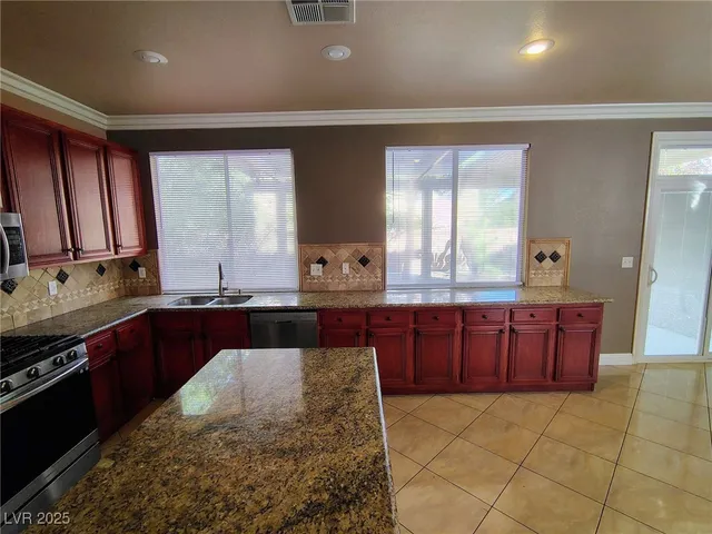 $2,700 | 2574 Golden Bay Court, Henderson, NV 89052