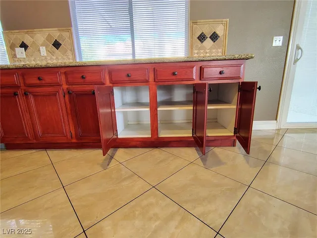 $2,700 | 2574 Golden Bay Court, Henderson, NV 89052