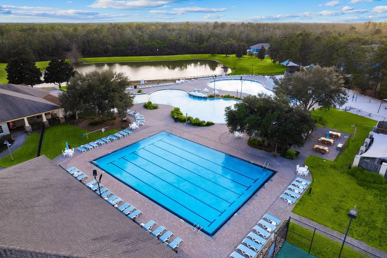 545 Earl Godwin Road Freeport, FL 32439 - Photo 43 of 50 a view of a backyard with sitting area