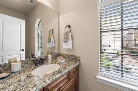 $555,000 | 821 Lester Street, Houston, TX 77007