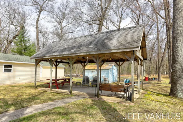 $189,000 | 7848 West Minising Point Drive, Baldwin, MI 49304