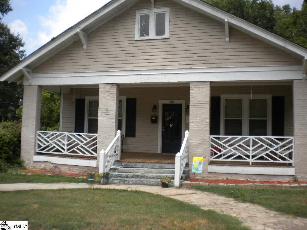 307 East Florida Street Clinton, SC 29325 - Photo 1 of 24 Gallery Image 1