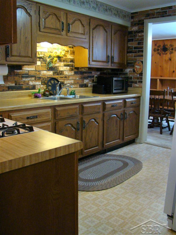 10189 Dice Road Freeland, MI 48623 - Photo 15 of 19 50067321-14.JPG