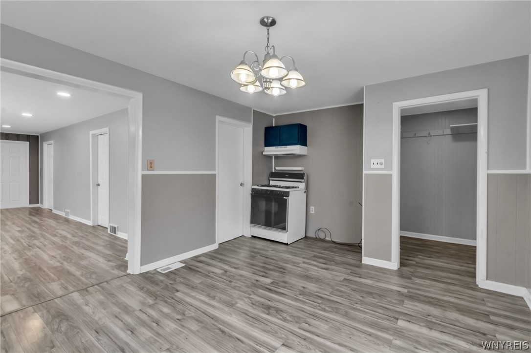 141 Borden Road Cheektowaga, NY 14043 - Photo 4 of 48