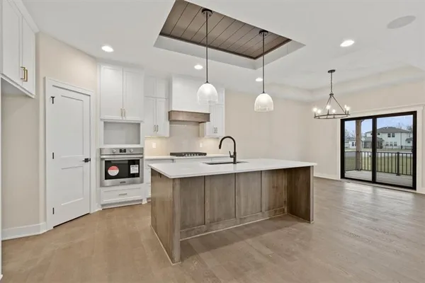 $689,500 | 2303 Southwest Serena Place, Lee's Summit, MO 64082