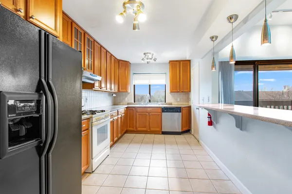 $3,000 | 33 Green Valley Court, Unit 33, Secaucus, NJ 07094