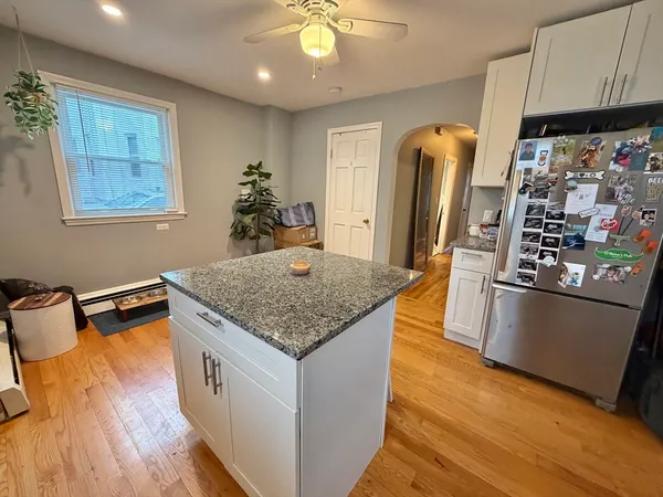 $2,600 | 42 Court Street, Unit 1, Newton, MA 02458