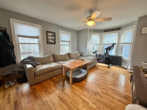 $2,600 | 42 Court Street, Unit 1, Newton, MA 02458