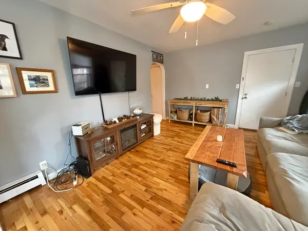 $2,600 | 42 Court Street, Unit 1, Newton, MA 02458