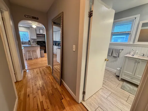 $2,600 | 42 Court Street, Unit 1, Newton, MA 02458