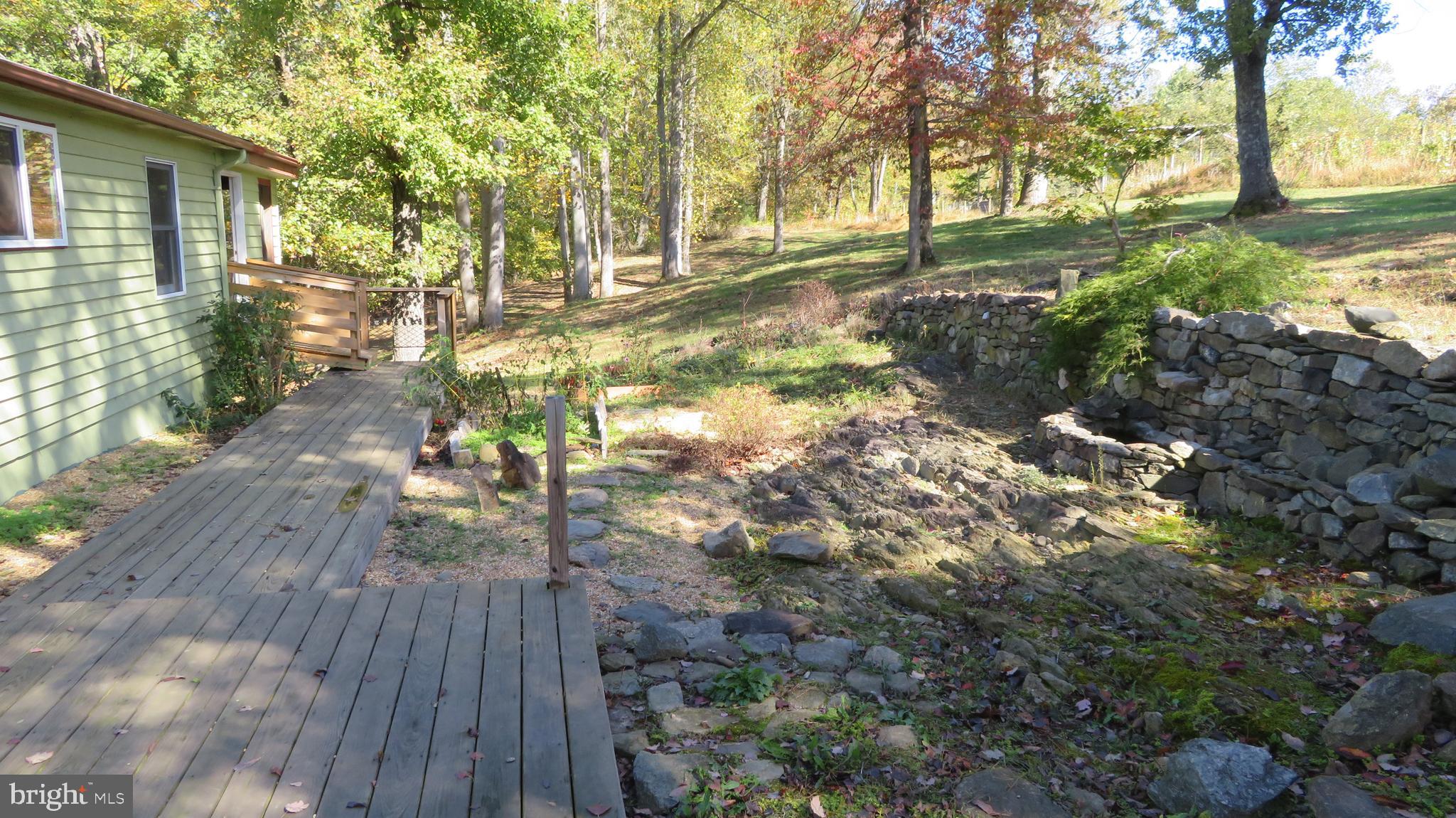 55 West View Lane Castleton, VA 22716 - Photo 13 of 64 Back deck