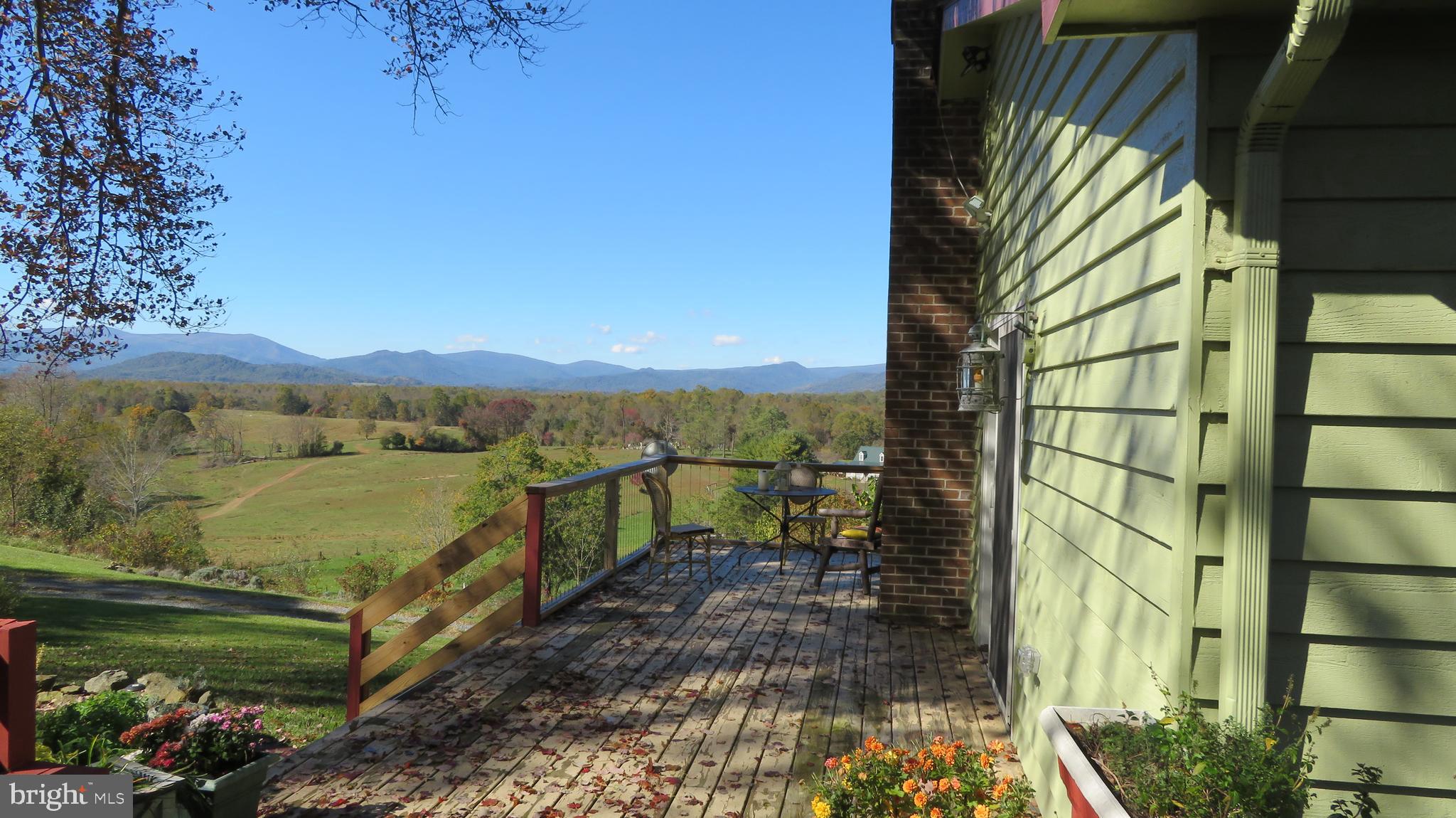 55 West View Lane Castleton, VA 22716 - Photo 3 of 64 Side Deck