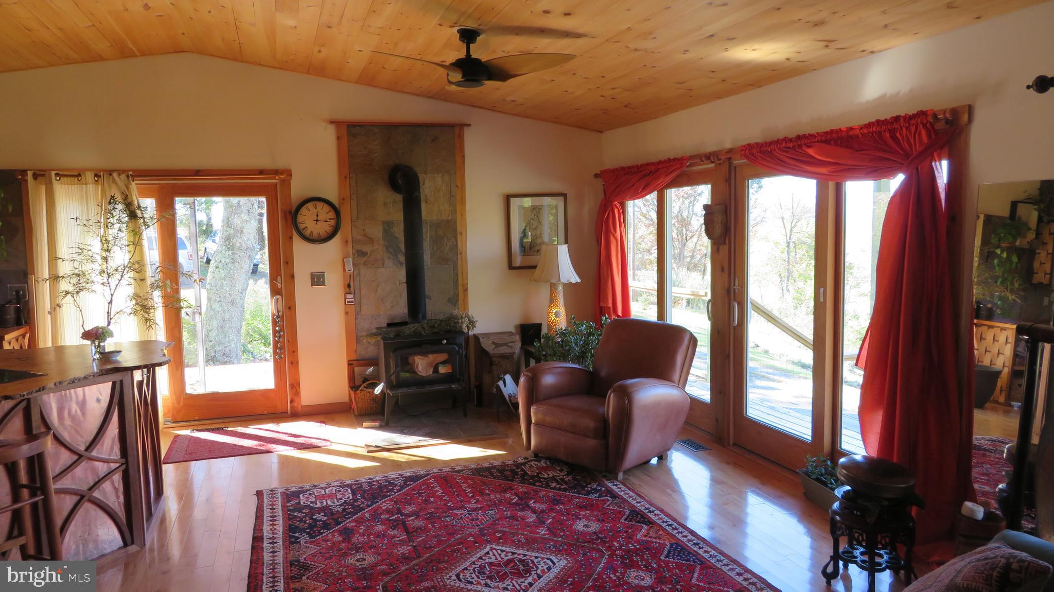 55 West View Lane Castleton, VA 22716 - Photo 25 of 64 Living Room
