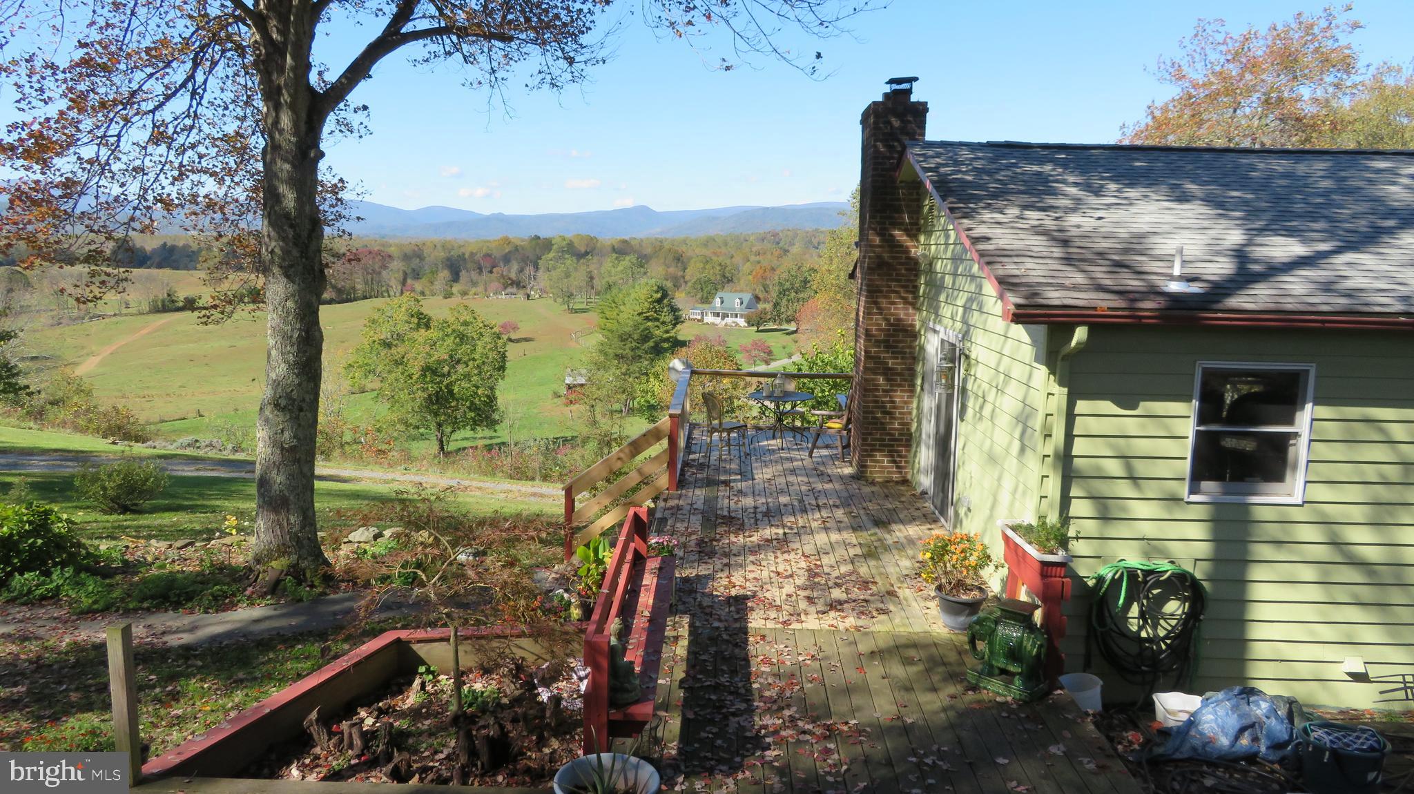 55 West View Lane Castleton, VA 22716 - Photo 5 of 64 Side Deck