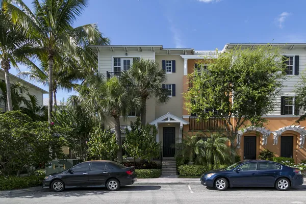 $5,500 | 304 West Mallory Circle, Delray Beach, FL 33483