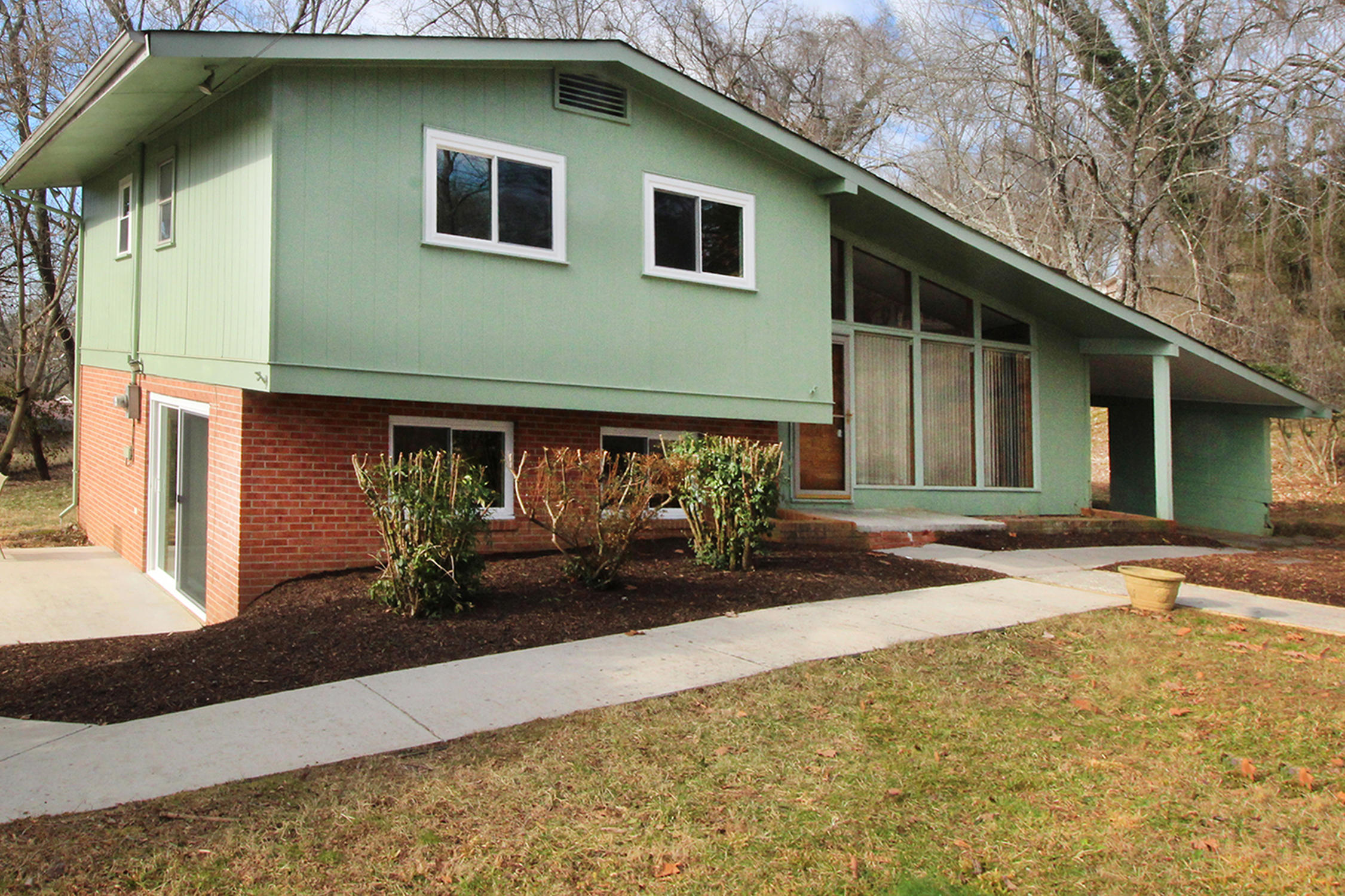 107 North Seneca Road Oak Ridge, TN 37830 - Photo 1 of 28 IMG_8242a