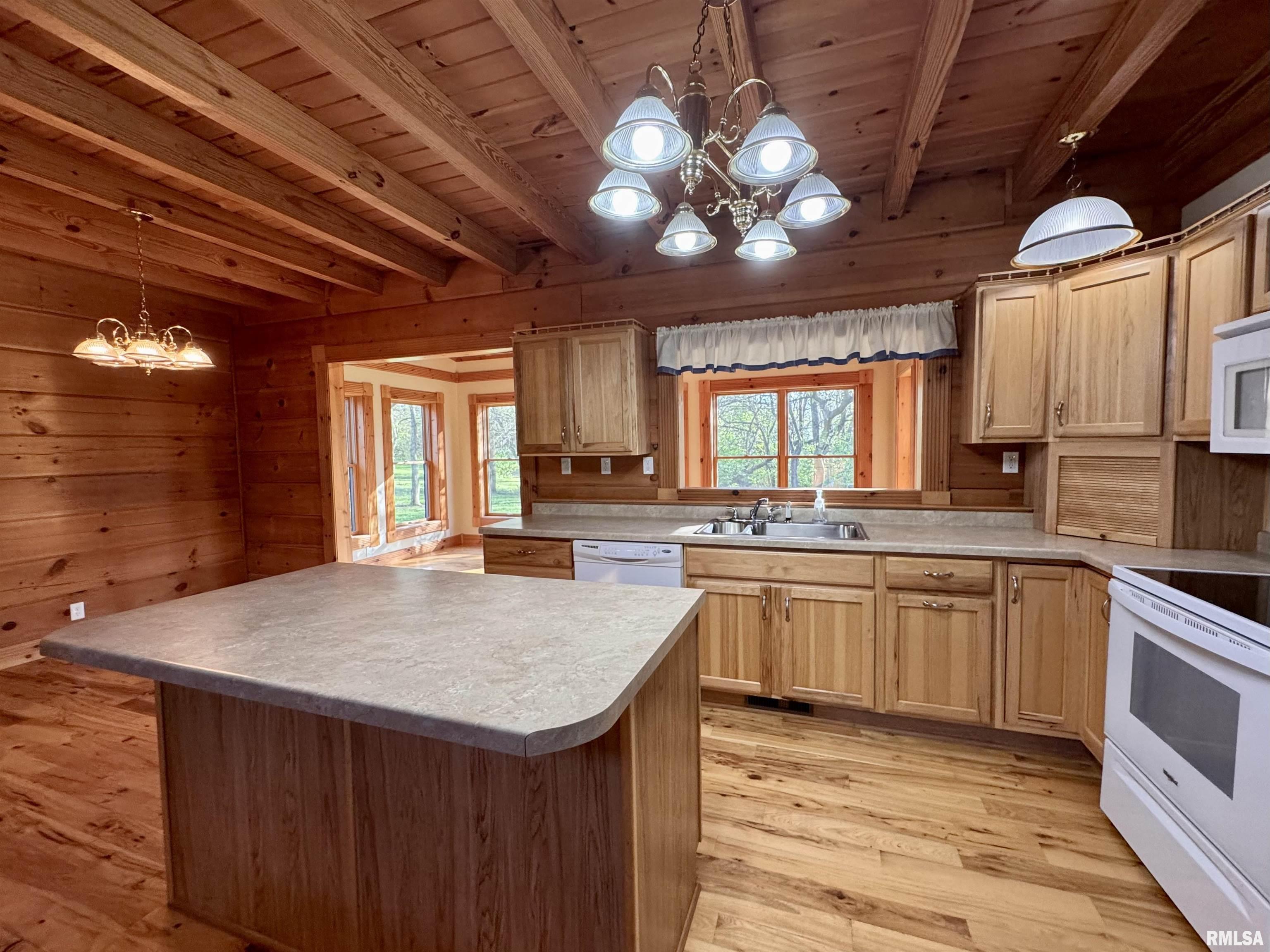 12795 North 1050th Road Macomb, IL 61455 - Photo 14 of 51