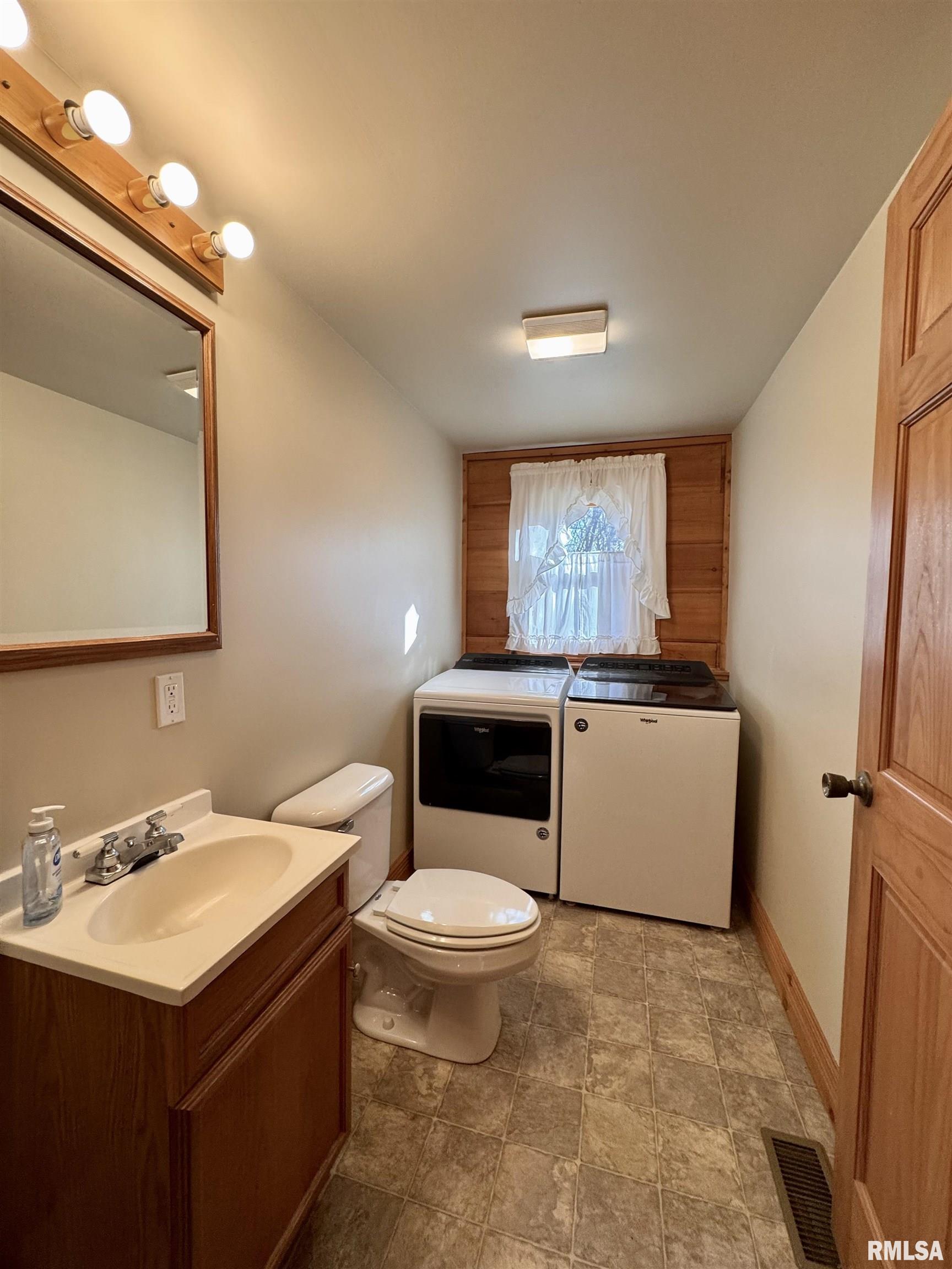 12795 North 1050th Road Macomb, IL 61455 - Photo 25 of 51