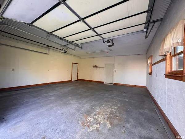 $449,000 | 12795 North 1050th Road, Macomb, IL 61455