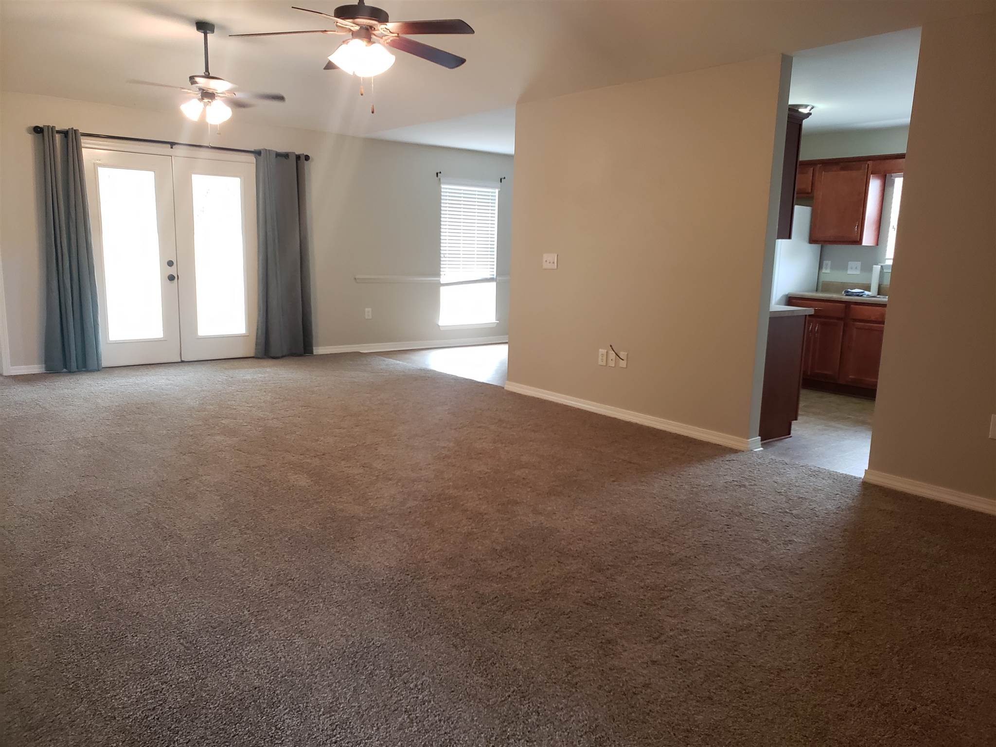 16730 Sugar Loop Foley, AL 36535 - Photo 3 of 25 Living Room