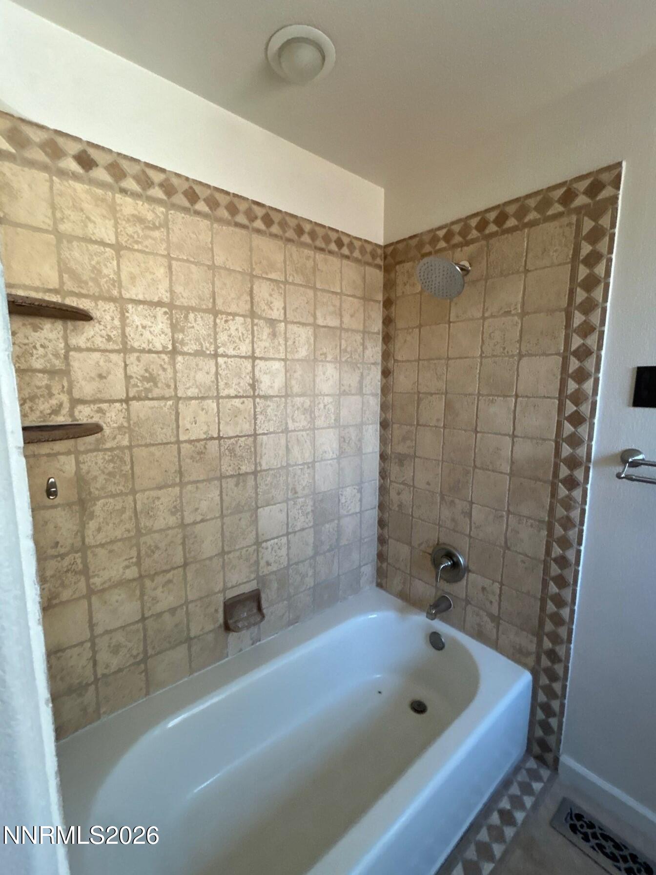 559 Nader Way Fernley, NV 89408 - Photo 13 of 20 22-Jun 12 2024 08_42pm-daEb