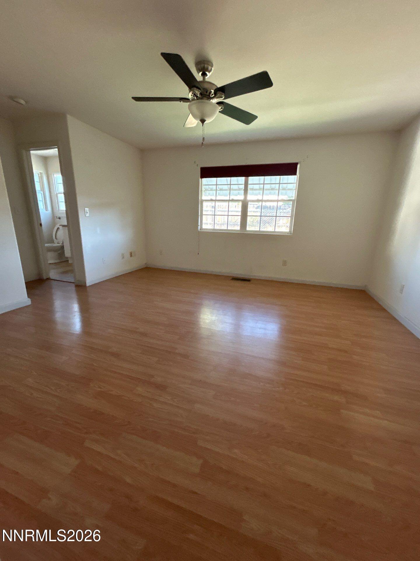 559 Nader Way Fernley, NV 89408 - Photo 9 of 20 20-Jun 12 2024 08_42pm-sFVs