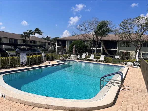 $2,300 | 4638 Longwater Chase, Unit 94, Sarasota, FL 34235