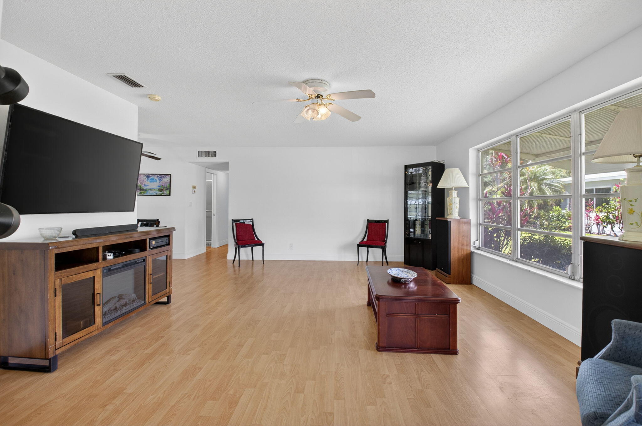 172 West High Point Terrace, Unit D Delray Beach, FL 33445 - Photo 3 of 25 7-web-or-mls-DSC_1375