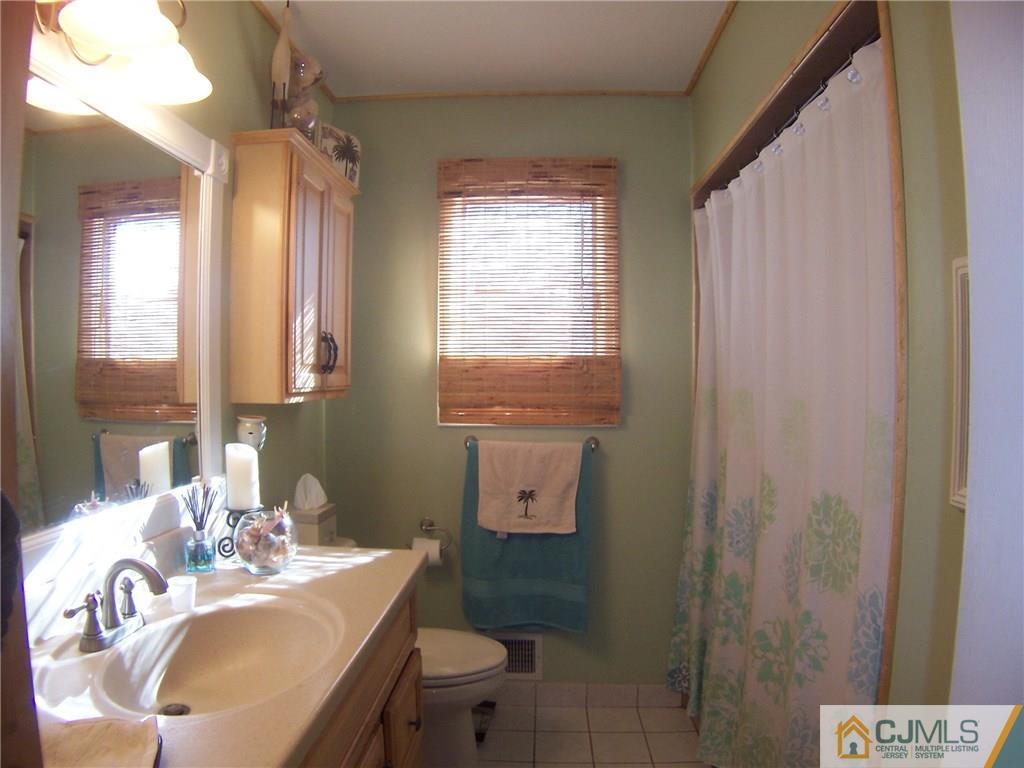 95 Preston Road Colonia, NJ 07067 - Photo 15 of 24 Gallery Image 15