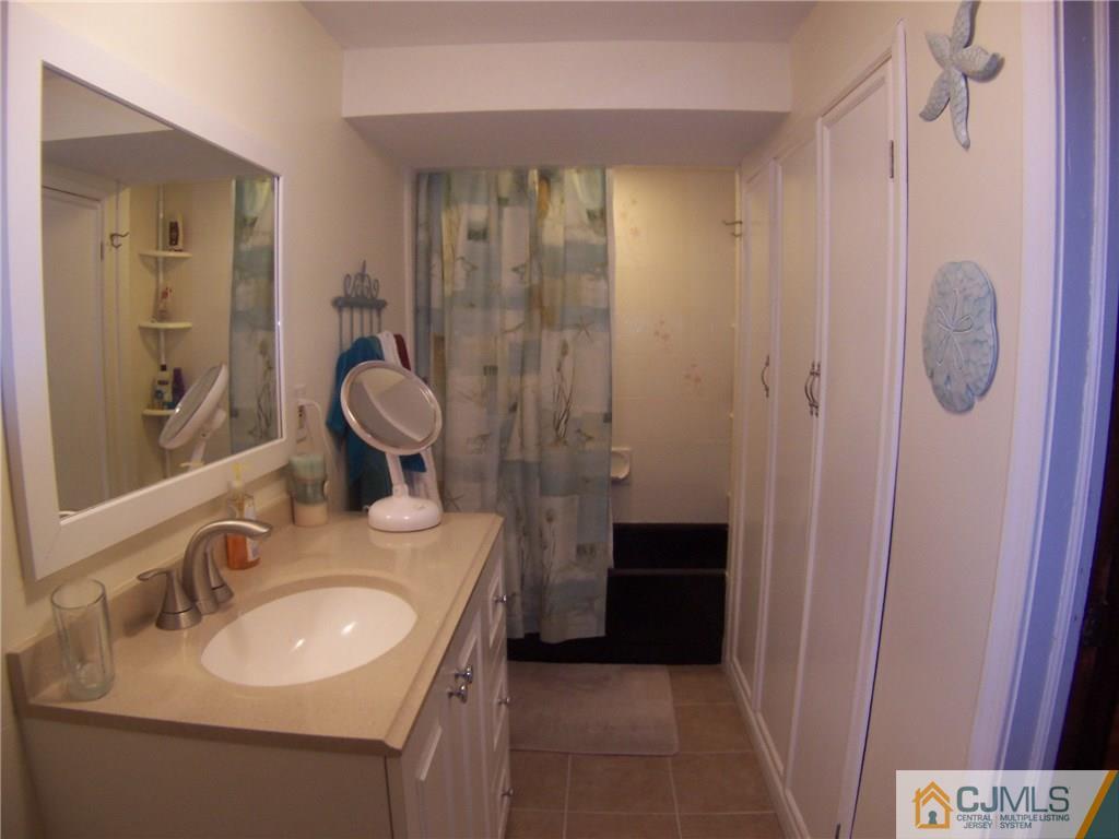 95 Preston Road Colonia, NJ 07067 - Photo 20 of 24 Gallery Image 20