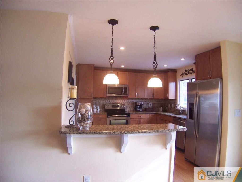 95 Preston Road Colonia, NJ 07067 - Photo 5 of 24 Gallery Image 5