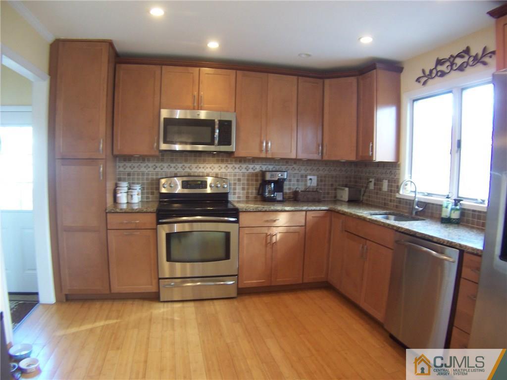 95 Preston Road Colonia, NJ 07067 - Photo 6 of 24 Gallery Image 6