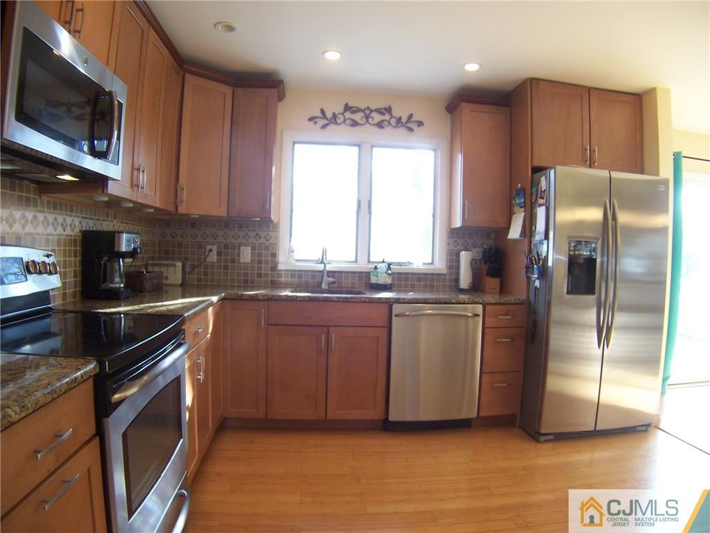 95 Preston Road Colonia, NJ 07067 - Photo 7 of 24 Gallery Image 7