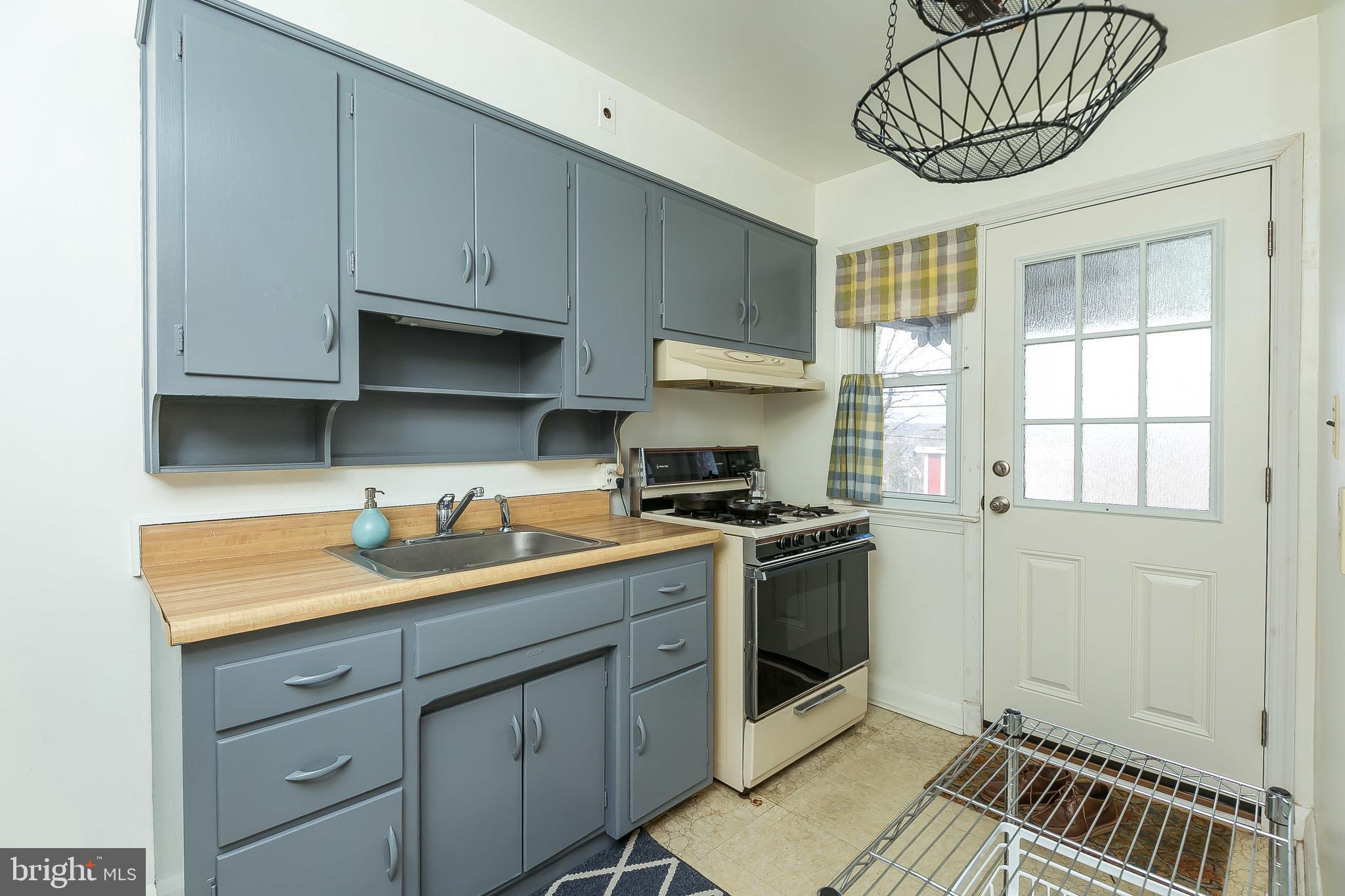 1062 Elm Road Baltimore, MD 21227 - Photo 12 of 31