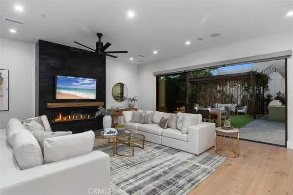$4,999,000 | 175 Costa Mesa Street, Costa Mesa, CA 92627