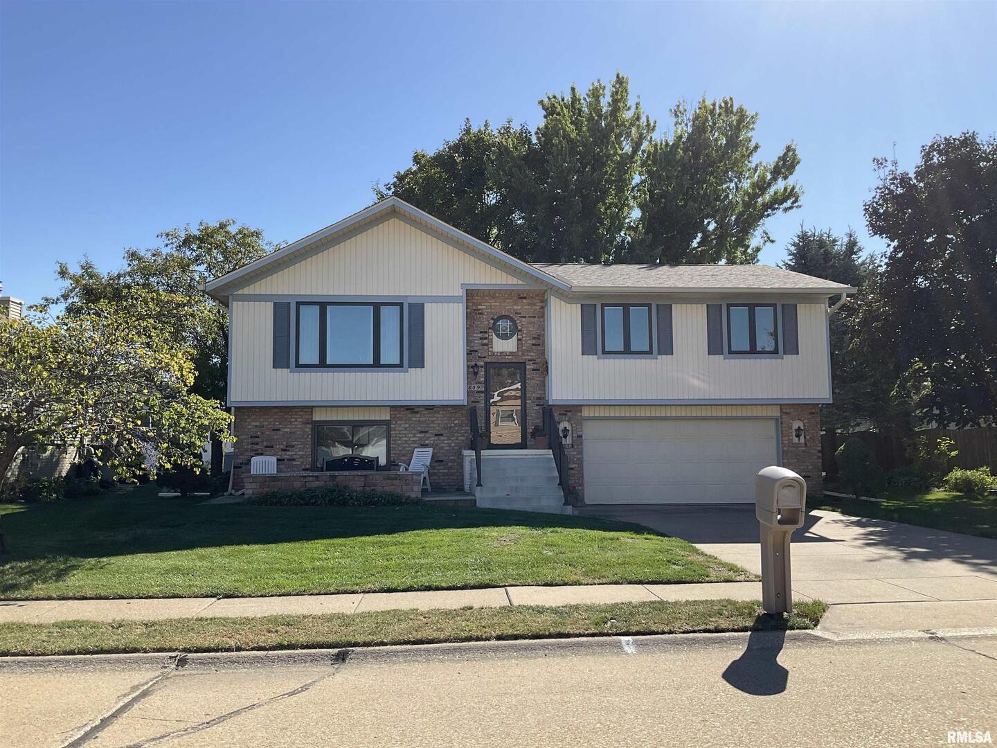809 West Spring Street Eldridge, IA 52748 - Photo 1 of 50 Gallery Image 1