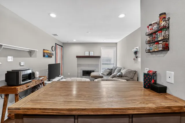 $204,500 | 935 La Posada Drive, Unit 128, Austin, TX 78752