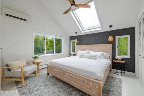 $1,595,000 | 10 Buckingham Lane, Monterey, MA 01245