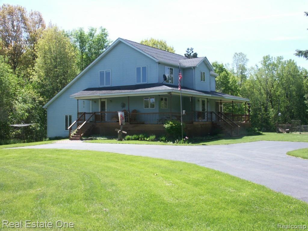 1470 Ranch Road Holly, MI 48442 - Photo 3 of 63 Inviting Porches