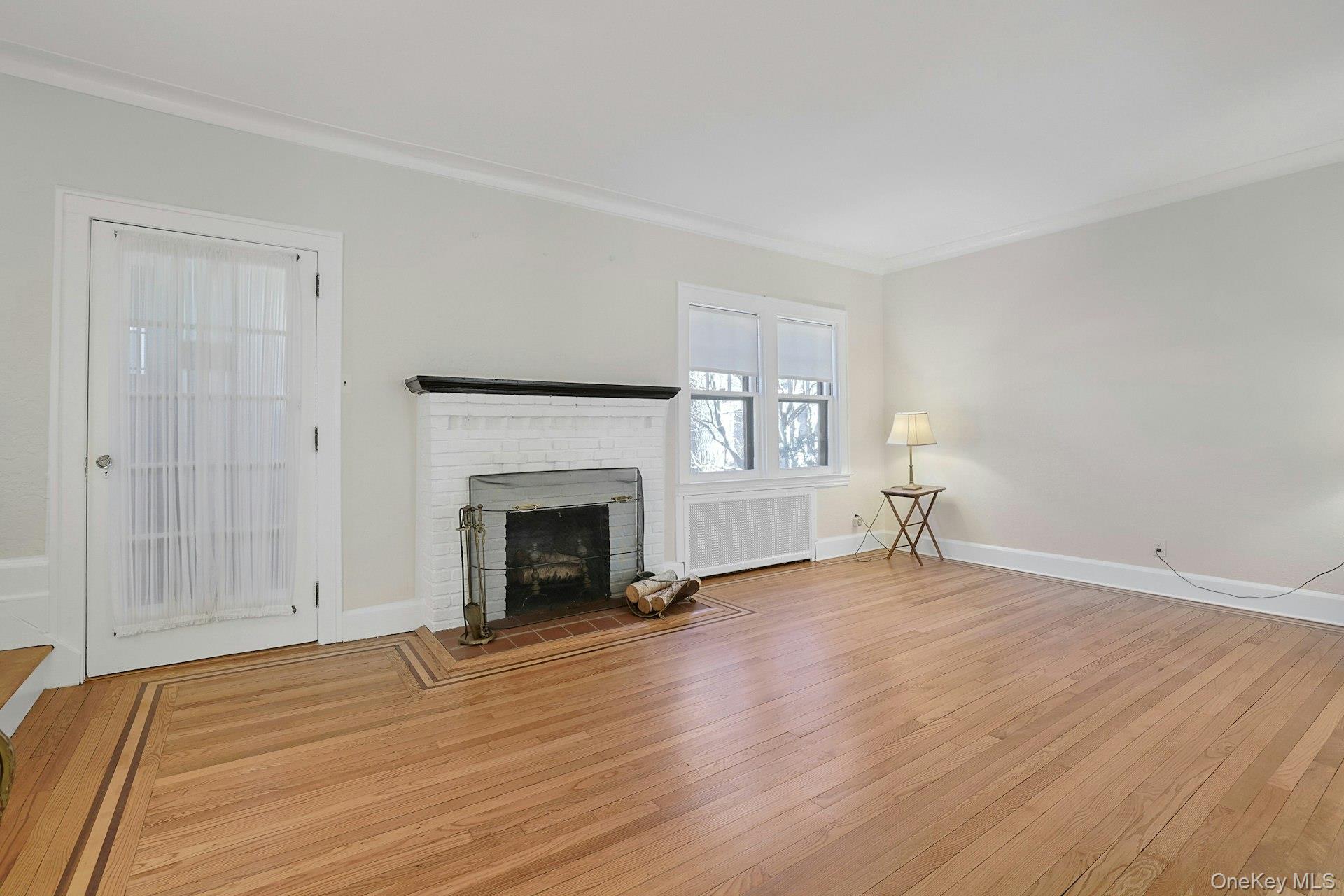 10 Robins Road New Rochelle, NY 10801 - Photo 2 of 24