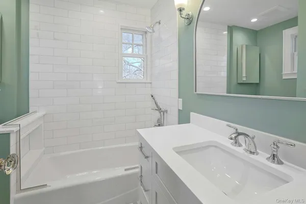 $6,400 | 10 Robins Road, New Rochelle, NY 10801