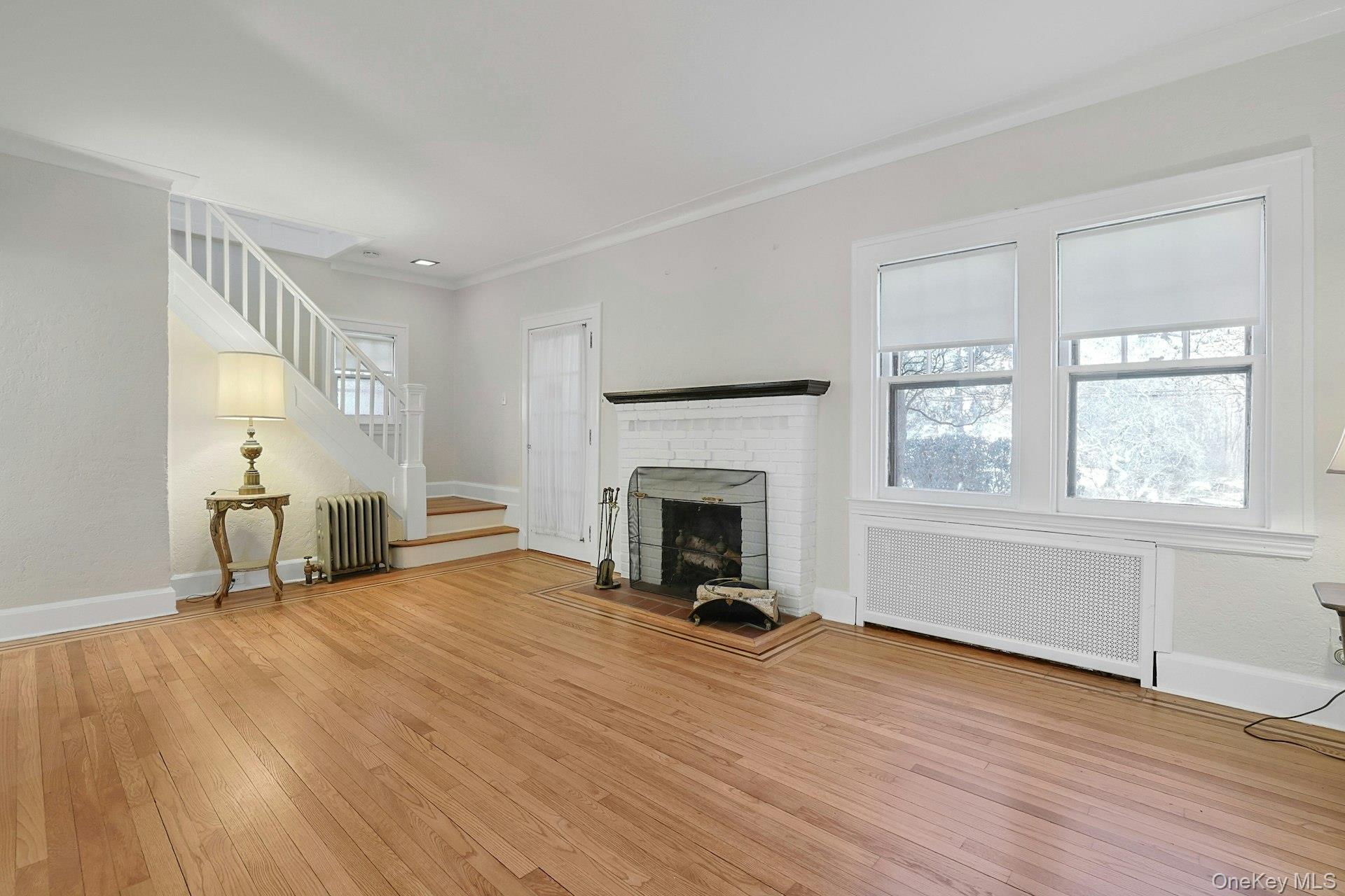 10 Robins Road New Rochelle, NY 10801 - Photo 3 of 24