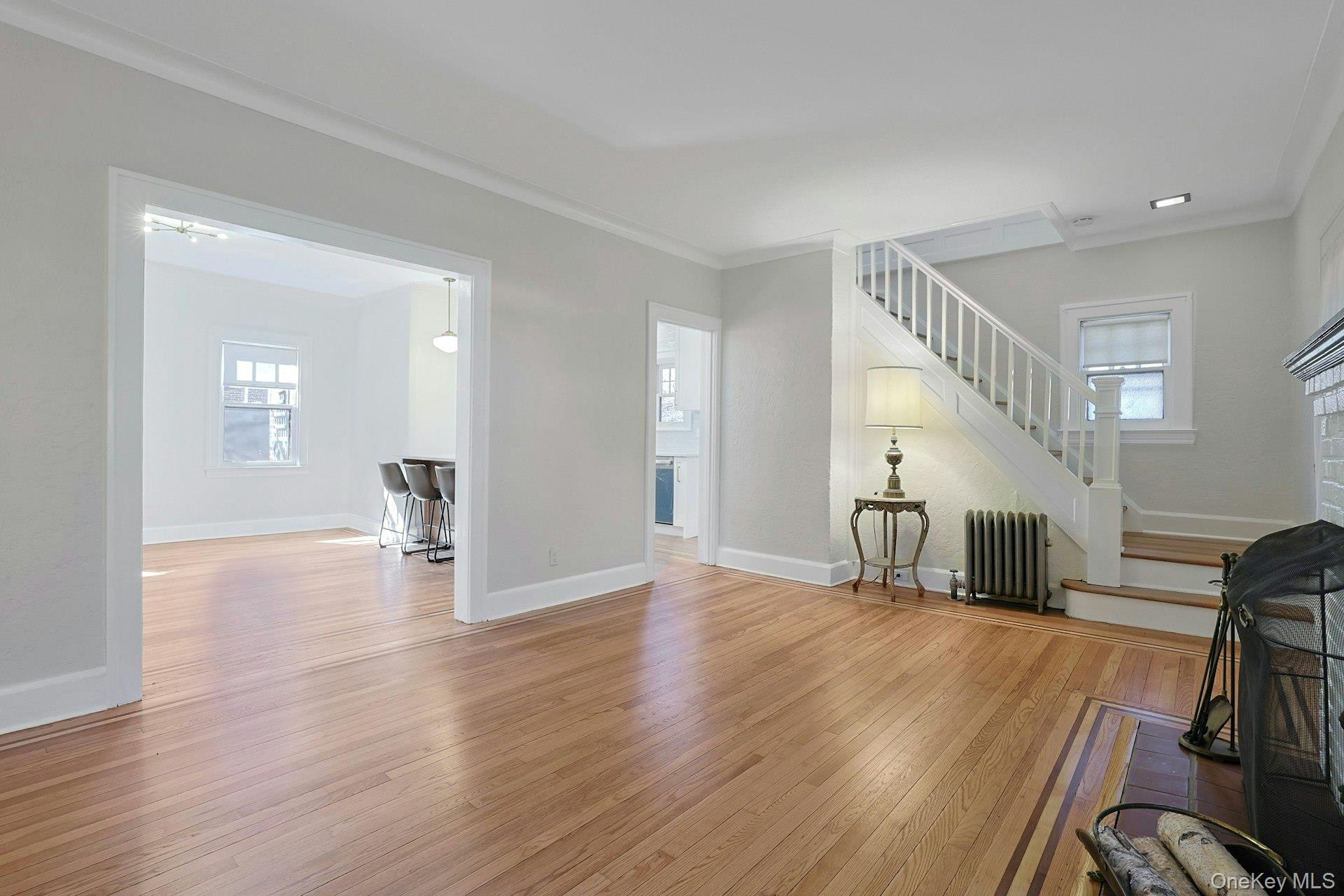 10 Robins Road New Rochelle, NY 10801 - Photo 4 of 24