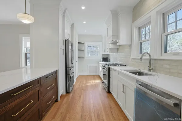 $6,400 | 10 Robins Road, New Rochelle, NY 10801