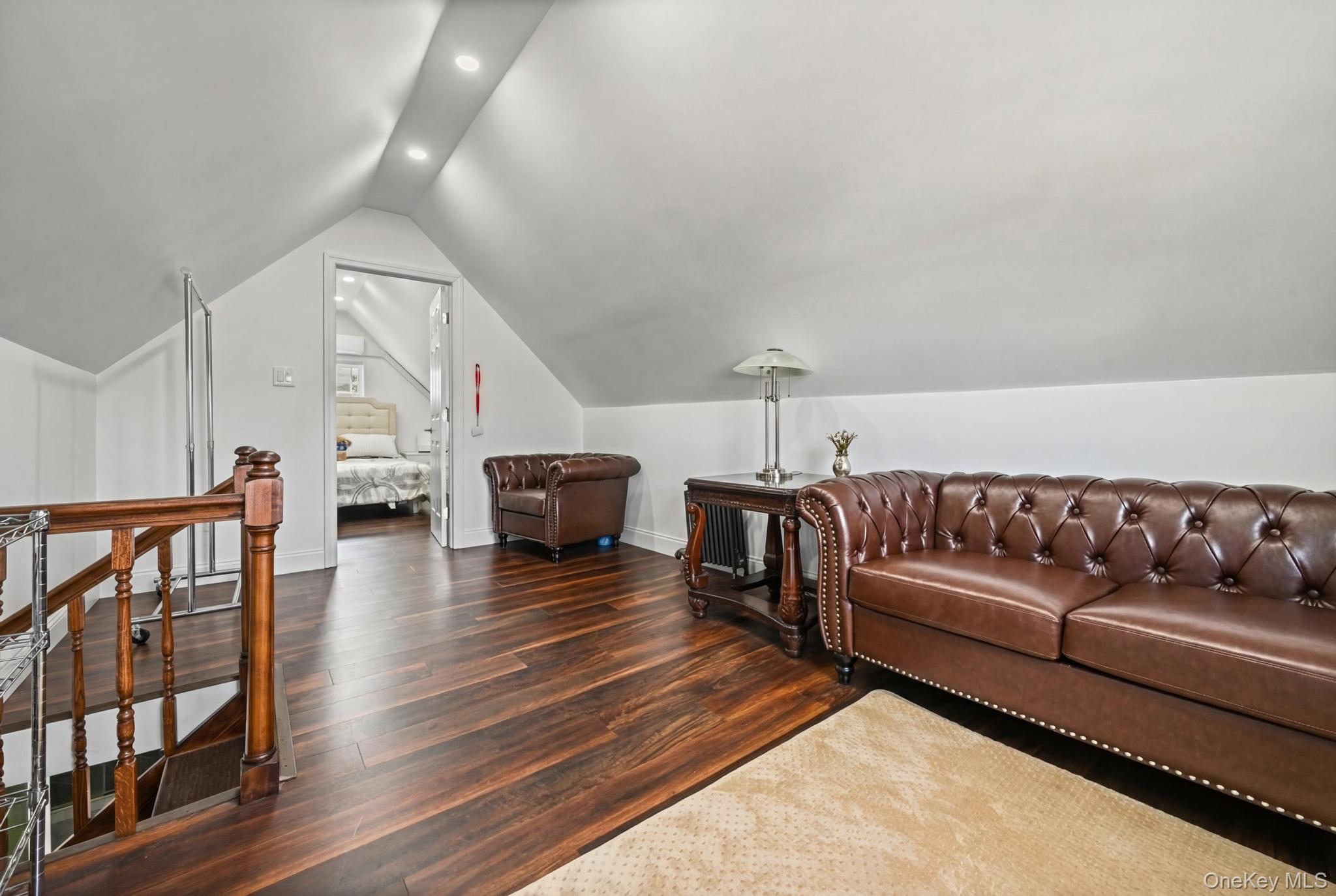 6 Dubonnet Road Valley Stream, NY 11581 - Photo 15 of 27 Additional living space