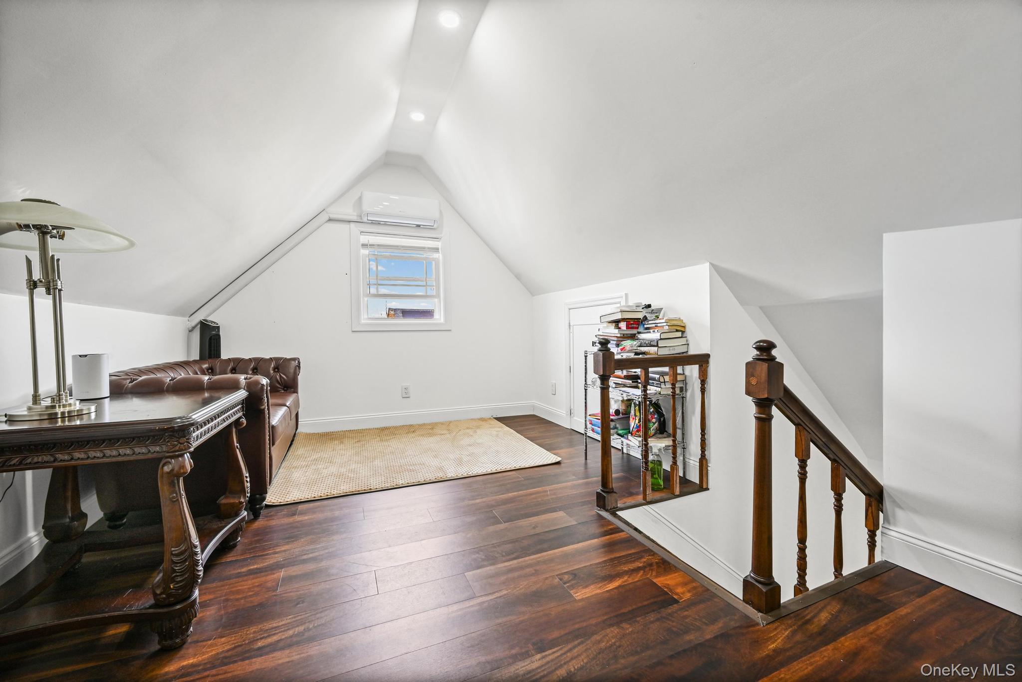 6 Dubonnet Road Valley Stream, NY 11581 - Photo 16 of 27 Additional living space